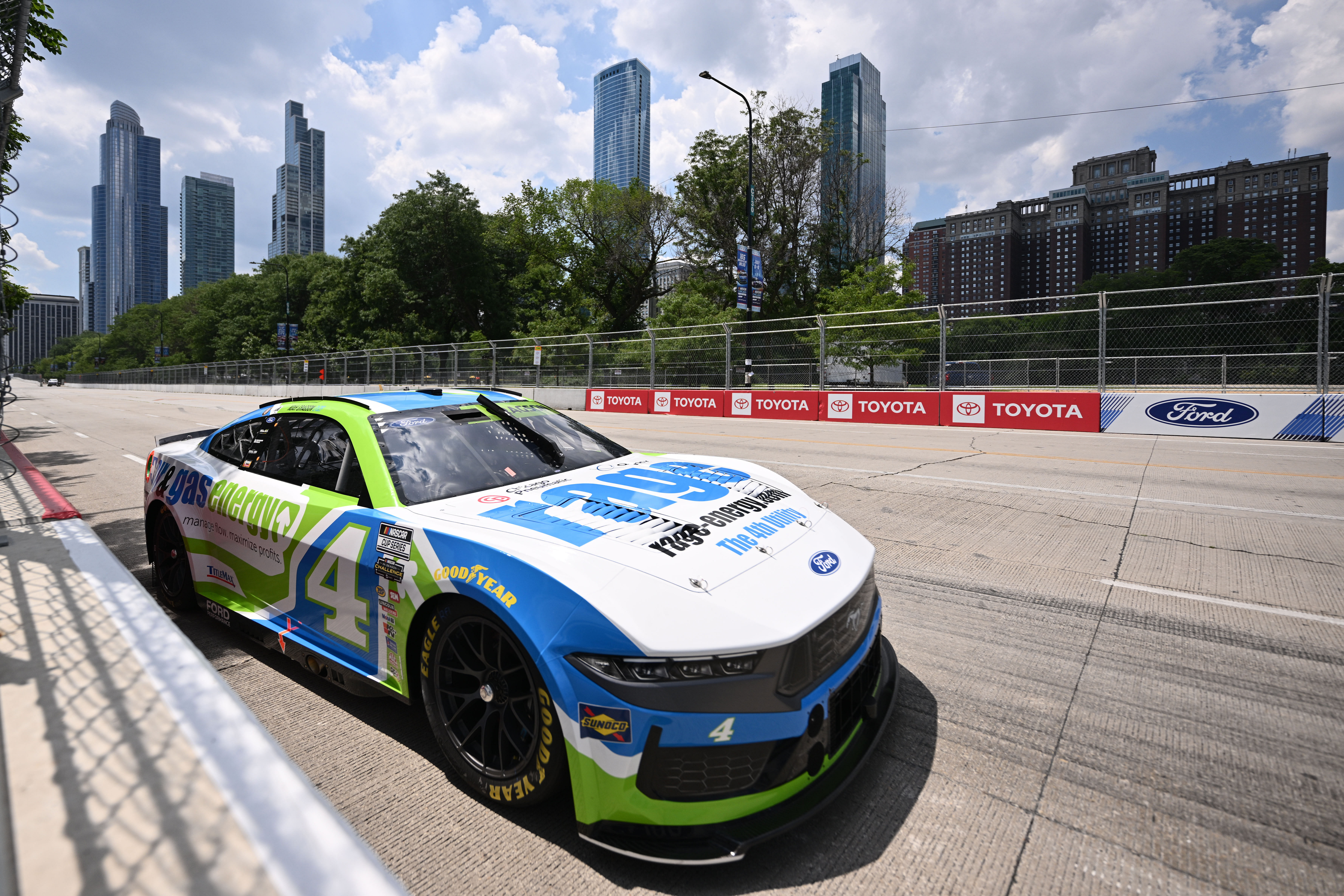 Noah Gragson driving the #4 Ford on the streets of Chicago - Source: Imagn
